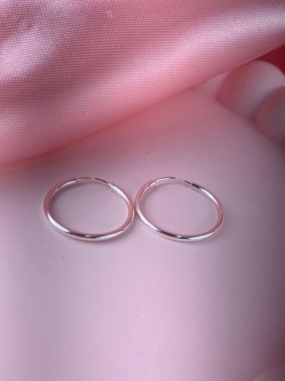 ARGOLA REDONDA FIO REDONDO 1,5CM 0,8G