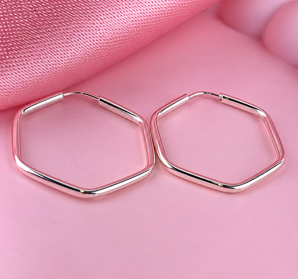 ARGOLA HEXAGONAL FIO REDONDO 2,5CM 1,3G