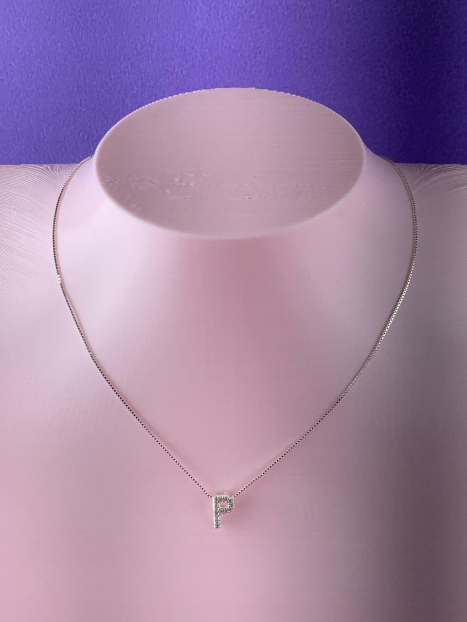 Corrente de prata 925 com pingente letra cravejada - P